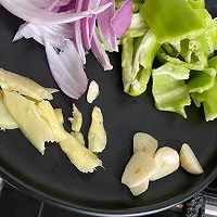 #少盐饮食 轻松生活#尖椒肚片的做法图解4