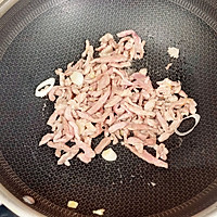 胡萝卜莴笋炒肉的做法图解2