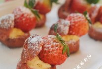 草莓圣诞泡芙#1%的最嗨烘焙#的做法