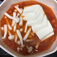 番茄豆腐菌菇汤的做法图解6