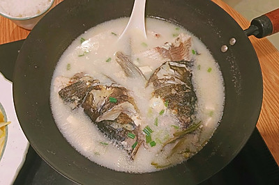 鱼头豆腐汤