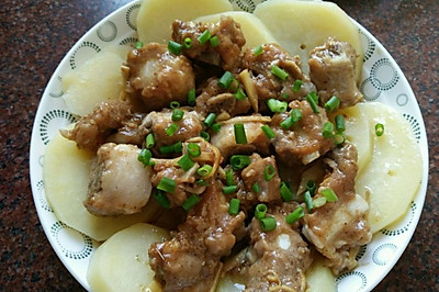 土豆蒸排骨