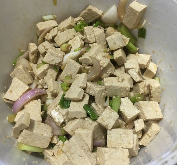 一清二白小葱拌豆腐