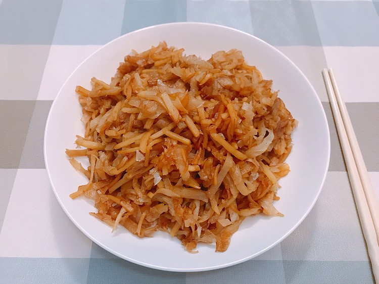 土豆丝炒饼的做法