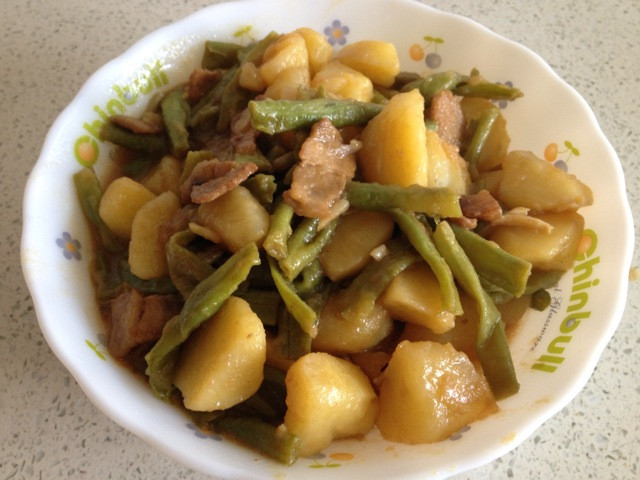 土豆炖豆角的做法