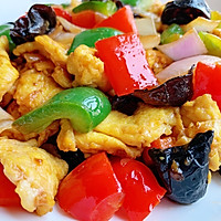 #春日时令，美味尝鲜#洋葱黑木耳炒鸡蛋的做法图解11