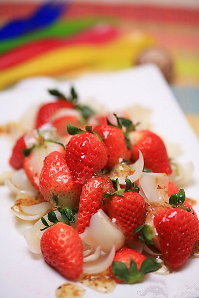 规划百合草莓的做法