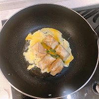 煎蛋黄鲜肉馄饨的做法图解6