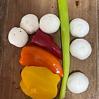 炒杂菜-肉片彩椒炒口蘑的做法图解1