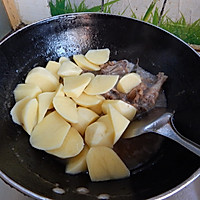 咖喱鸡块烧土豆的做法图解9