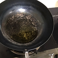 虾仁茄汁拌面的做法图解3