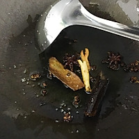 香菇土豆炖鸡翅的做法图解3