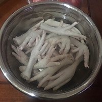 无骨柠香鸡爪的做法图解1