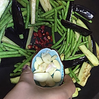 豇豆炒茄子的做法图解10