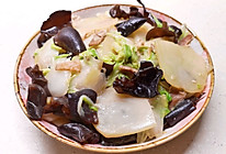 #东北家常菜# 木耳白菜炒土豆片的做法