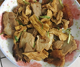 超下饭的腐竹焖扣肉的做法