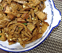 广东烧肉炒笋干+豆鼓香爆烧肉片的做法