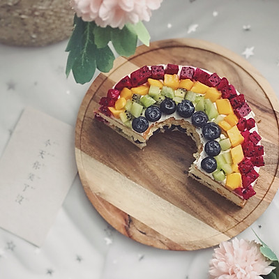   颜值超高的水果彩虹蛋糕