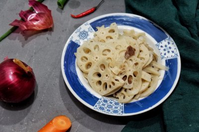 家常肉片炒藕片