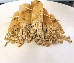 #爽口凉菜，开胃一夏！#豆腐片金针菇的做法