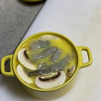 鲜虾口蘑蒸蛋的做法图解2