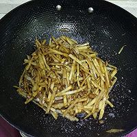 猪肉丝炒土豆条的做法图解3