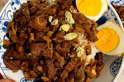 超级好吃的卤肉饭