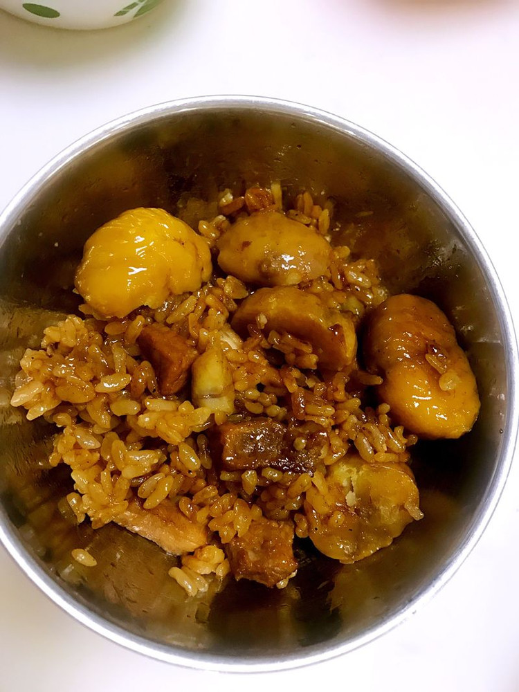 板栗猪肉饭的做法