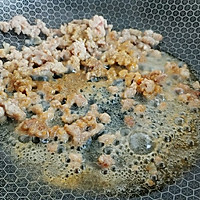 椒蒜香椿酱肉碎的做法图解3