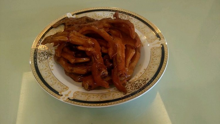 卤水鸭掌的做法