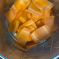 荷兰豆炒虾仁的做法图解3