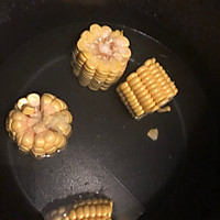 家常菜——玉米山药骨头汤（电饭煲版）的做法图解2