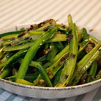 豆豉鲮鱼油麦菜的做法图解5