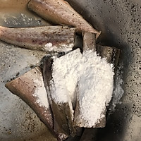 香煎鳕鱼的做法图解2