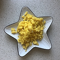 消灭剩饭神器，10分钟做好五彩蛋炒饭，一碗都吃不够的做法图解2