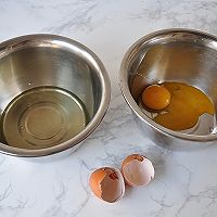 六寸两蛋中空戚风 #精品菜挑战赛#的做法图解2