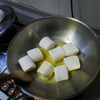 新年糖——野橘花生牛轧糖的做法图解2