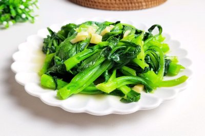 白玉菇炒菜心的做法大全_白玉菇炒菜心的家常做法_白玉菇炒菜心怎麼做