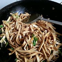素炒豆腐皮的做法图解4
