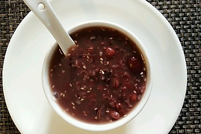 红豆黑米红枣粥