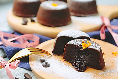 巧克力蛋糕外皮，熔岩般的流心，情人节有它神助攻！