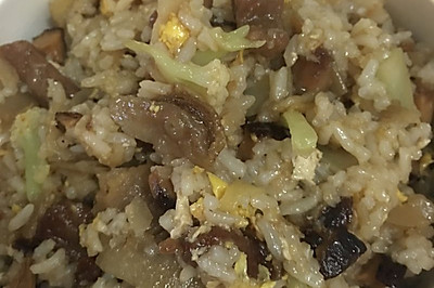 土豆片香菇菜肉饭