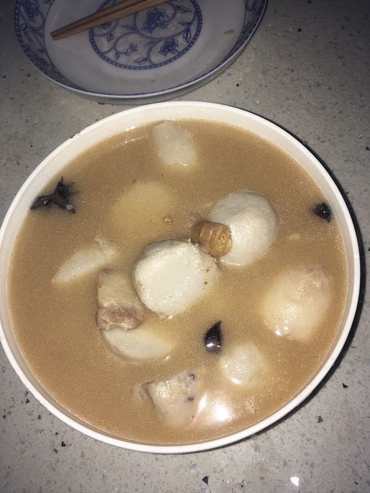 芋头炖肉的做法