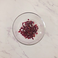抹茶蔓越莓牛轧糖的做法图解2