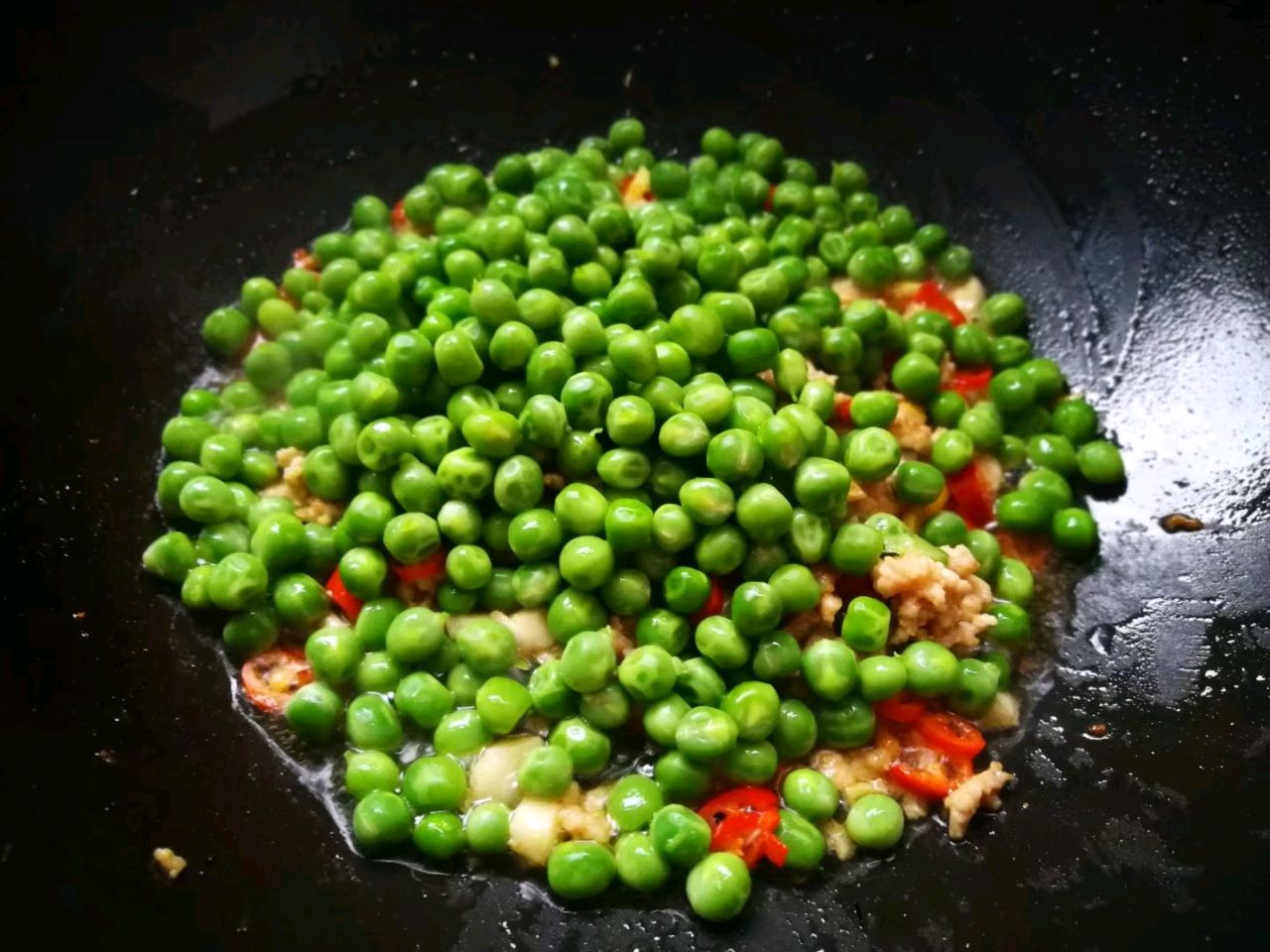 豌豆炒肉丁怎么做_豌豆炒肉丁的做法_豆果美食