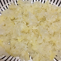 红枣木瓜炖雪耳的做法图解3