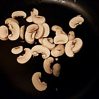 早餐首选——百里香蘑菇炒蛋的做法图解2
