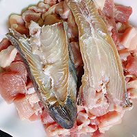 #轻食季怎么吃#咸鱼蒸五花肉的做法图解5