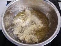 深受孩子们喜爱的椒盐排条的做法图解4