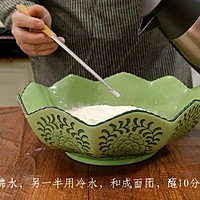 #我心中的冬日限定#新品春色家常菜，加拿大北极虾春饼卷的做法图解2